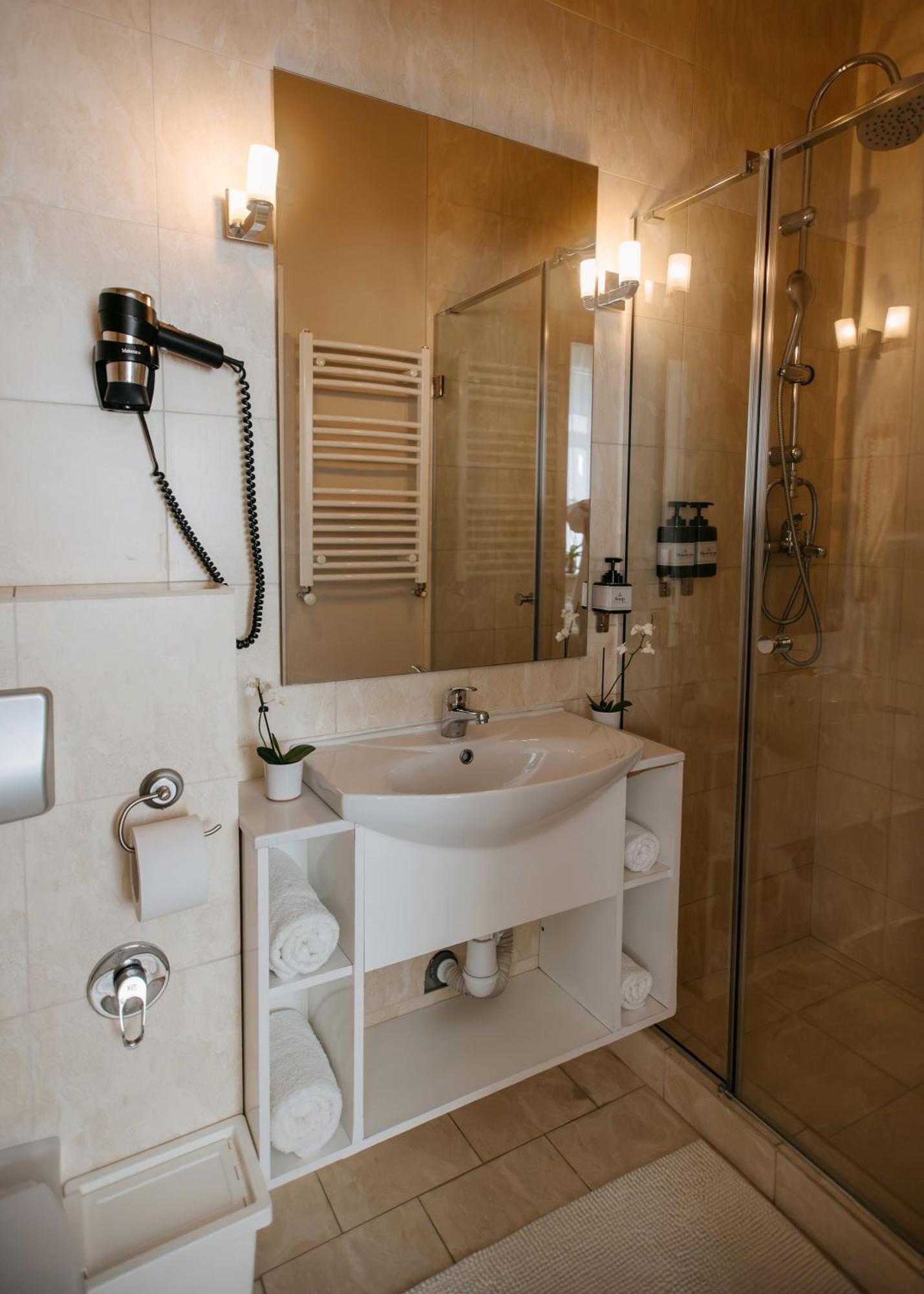 Summit Villa Chişinău Extérieur photo