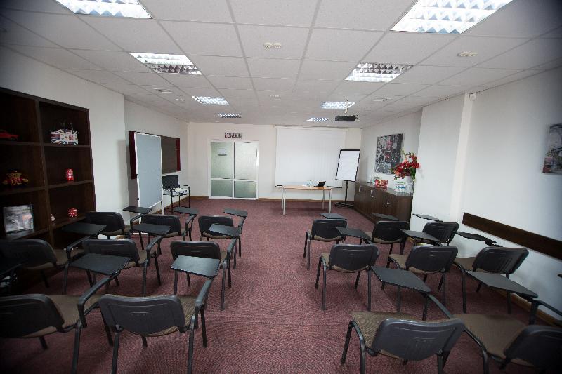Summit Villa Chişinău Extérieur photo