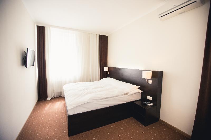 Summit Villa Chişinău Extérieur photo